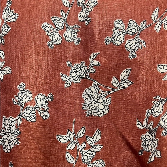 Love Tree Floral Rust Womens Small Blouse with Tie Front - Picture 6 of 7